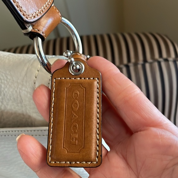 Y2K/vintage coach F13105 pebbled leather SOHO off white with tan shoulder bag - Picture 3 of 14